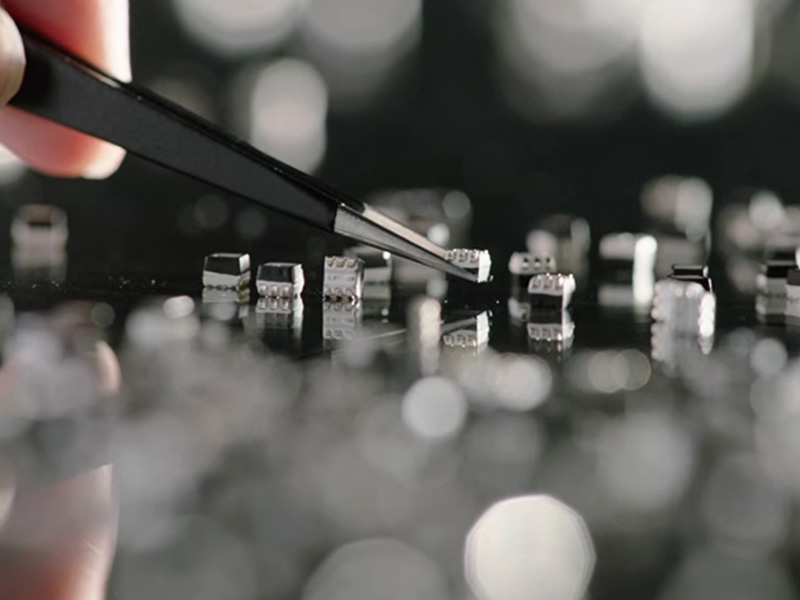 Small Lamp Beads, Big LED Display