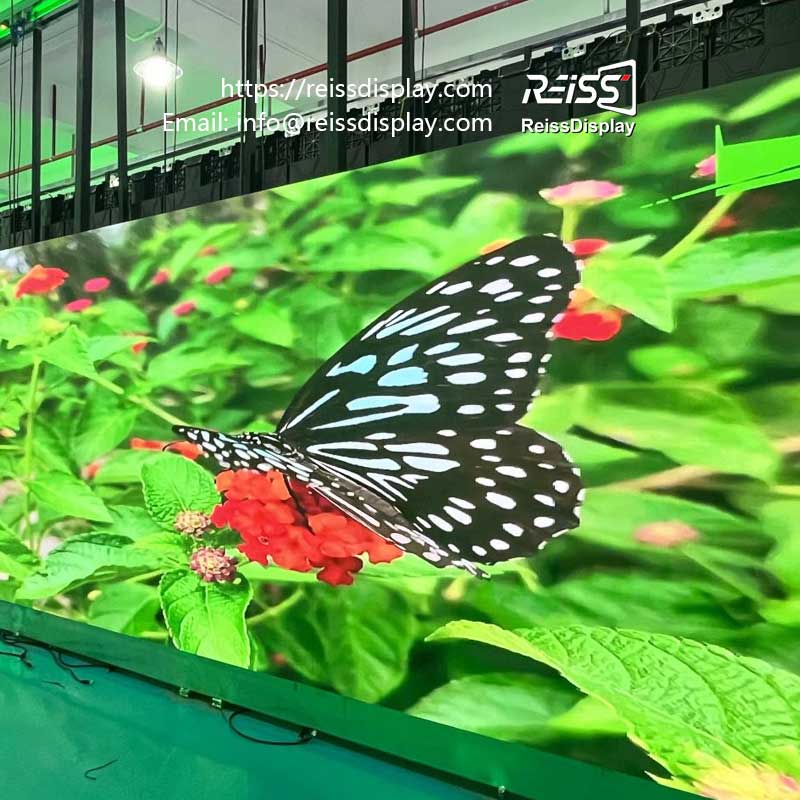 P2 Outdoor LED Screen-Ultra HD Outdoor Display3