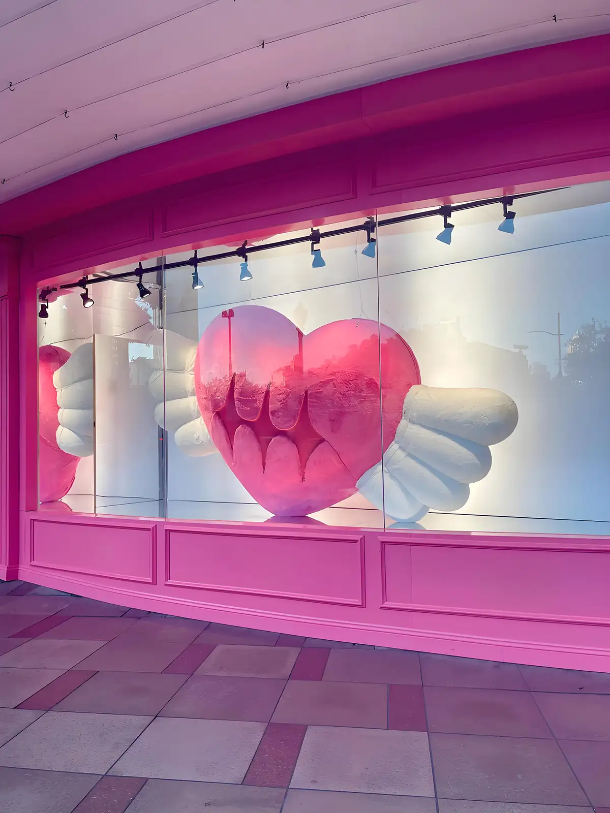 LED window display for retail store4