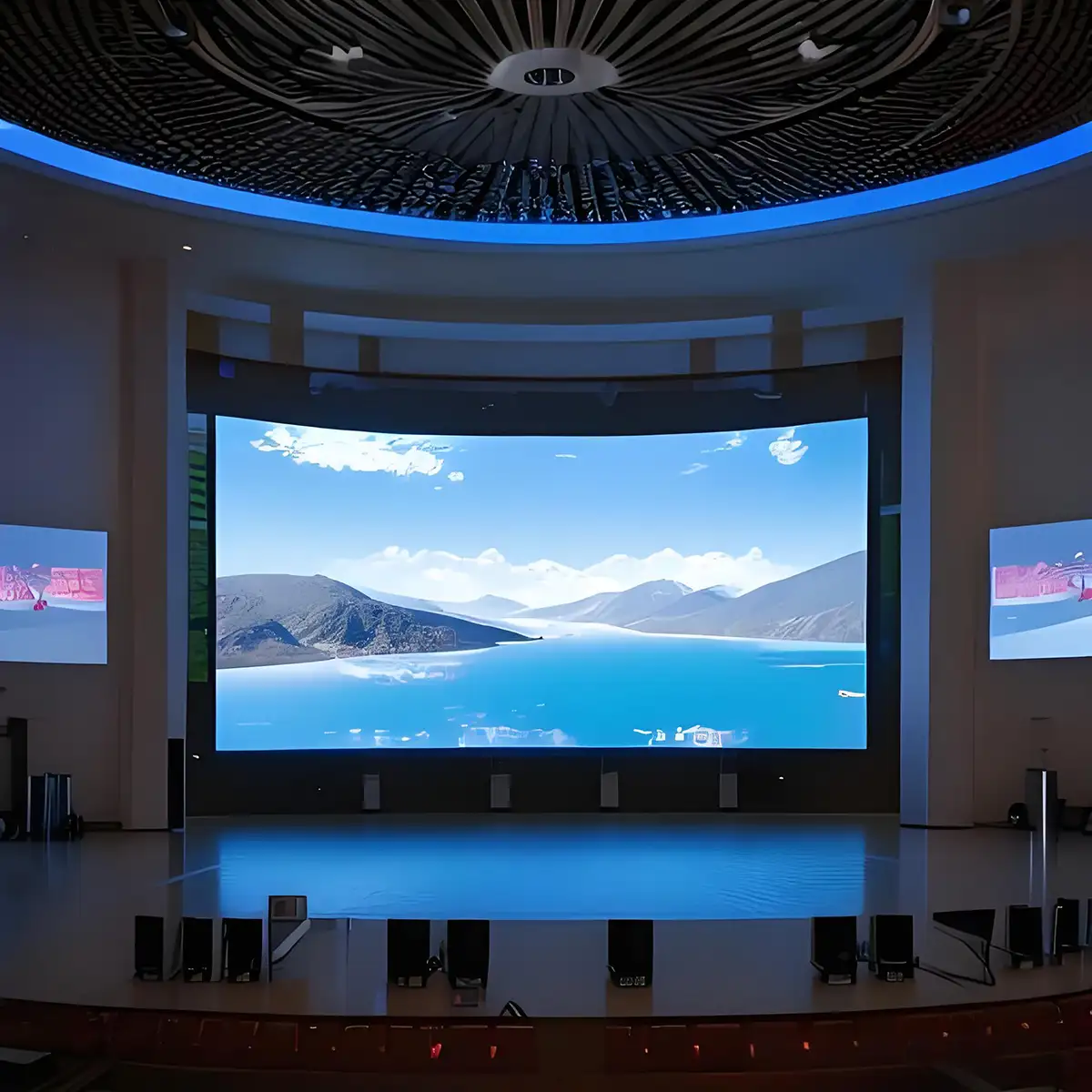 Retail Creative LED Display2