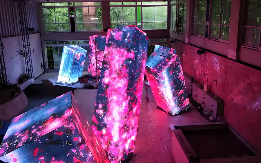 P2.5 Creative LED Display